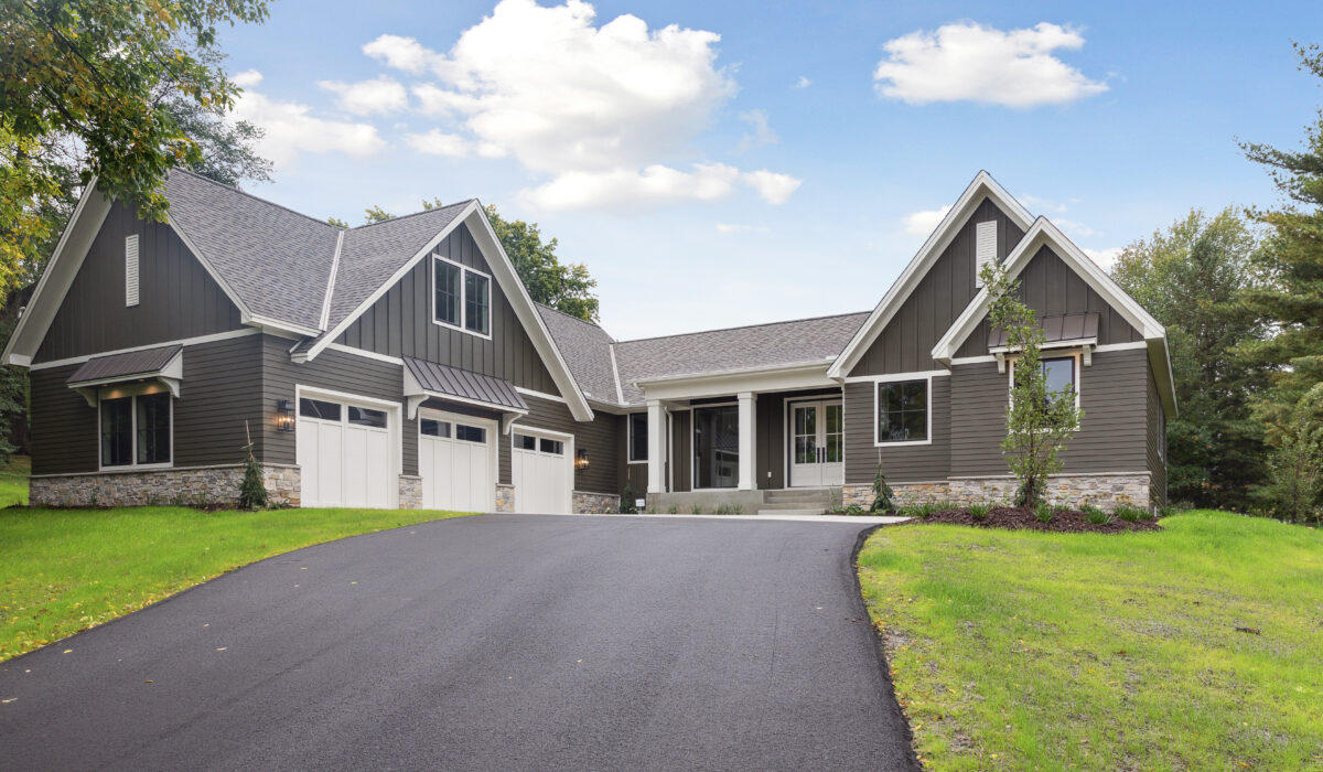Front elevation of Mendota Heights home with new roof installation.