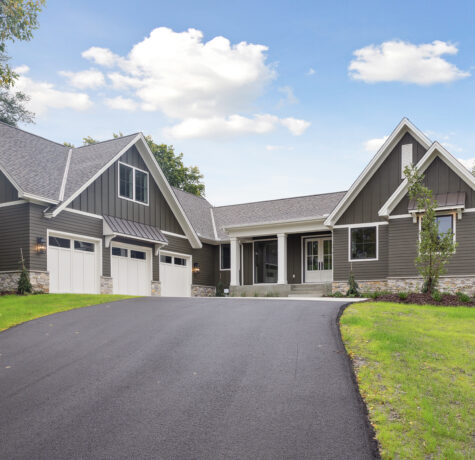 Front elevation of Mendota Heights home with new roof installation.